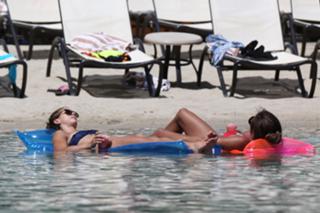 Alex Morgan feet photo thumbnail
