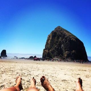 Alex Morgan feet photo thumbnail