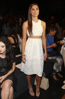 Alex Morgan feet photo thumbnail
