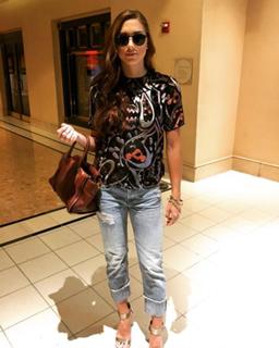 Alex Morgan feet photo thumbnail