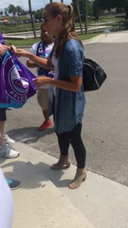Alex Morgan feet photo thumbnail