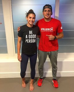 Alex Morgan feet photo thumbnail