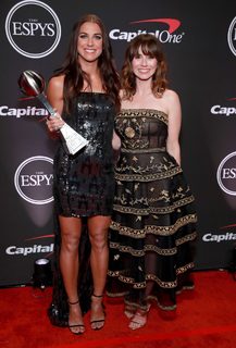 Alex Morgan feet photo thumbnail