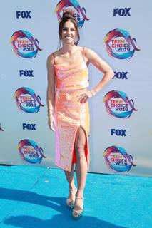 Alex Morgan feet photo thumbnail