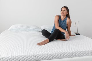 Alex Morgan feet photo thumbnail