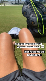 Alex Morgan feet photo thumbnail