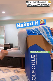 Alex Morgan feet photo thumbnail