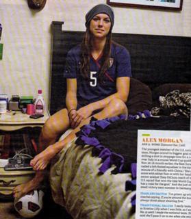 Alex Morgan feet photo thumbnail