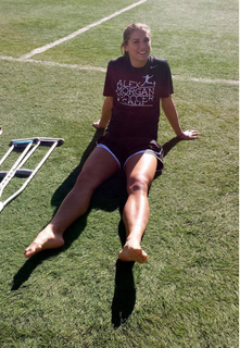 Alex Morgan feet photo thumbnail