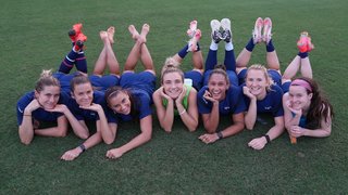 Alex Morgan feet photo thumbnail