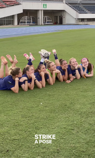 Alex Morgan feet photo thumbnail