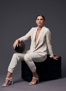 Alex Morgan feet photo thumbnail