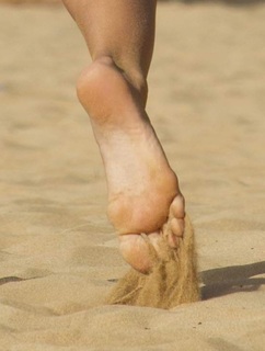 Alex Morgan feet photo thumbnail