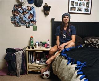 Alex Morgan feet photo thumbnail
