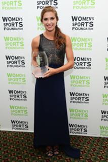 Alex Morgan feet photo thumbnail