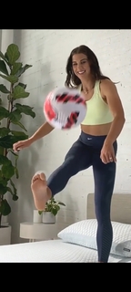 Alex Morgan feet photo thumbnail