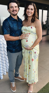 Alex Morgan feet photo thumbnail