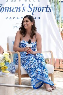 Alex Morgan feet photo 3