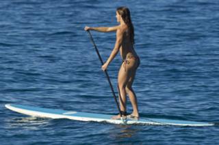 Alex Morgan feet photo thumbnail