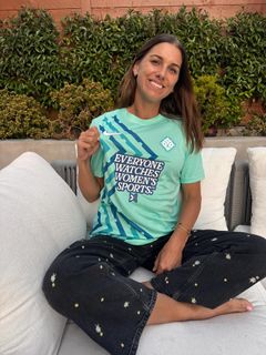 Alex Morgan feet photo thumbnail