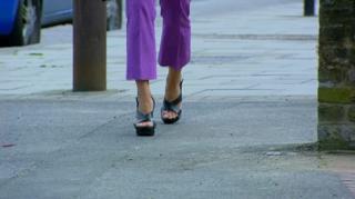 Alex Polizzi feet photo 5