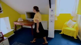 Alex Polizzi feet photo 5