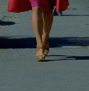 Alex Polizzi feet photo 3