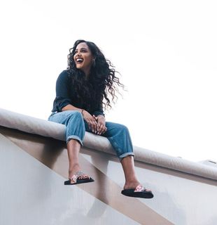 Alex Scott feet photo thumbnail