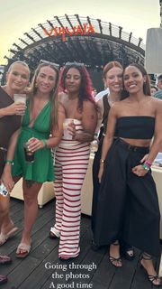 Alex Scott feet photo thumbnail