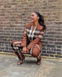 Alex Scott feet photo thumbnail