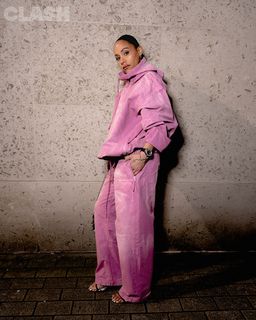 Alex Scott feet photo thumbnail