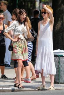 Alexa Chung feet photo thumbnail