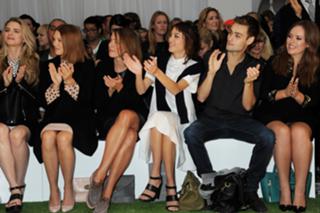 Alexa Chung feet photo thumbnail