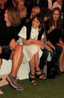 Alexa Chung feet photo thumbnail