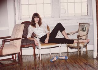Alexa Chung feet photo thumbnail
