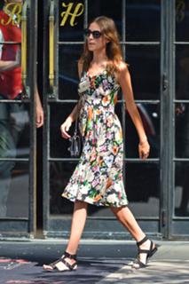 Alexa Chung feet photo thumbnail