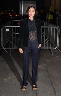 Alexa Chung feet photo thumbnail