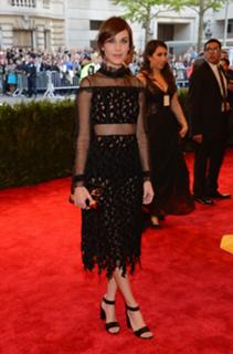 Alexa Chung feet photo thumbnail