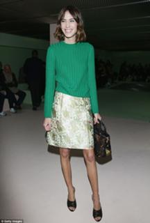 Alexa Chung feet photo thumbnail