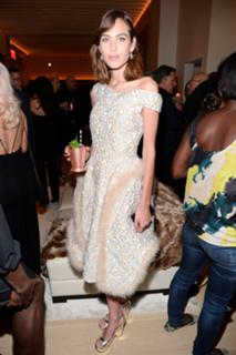 Alexa Chung feet photo thumbnail