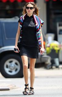 Alexa Chung feet photo thumbnail