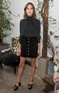 Alexa Chung feet photo thumbnail