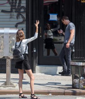 Alexa Chung feet photo thumbnail