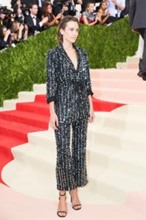 Alexa Chung feet photo thumbnail