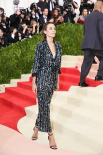 Alexa Chung feet photo thumbnail