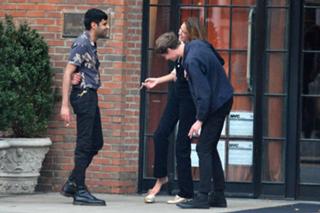 Alexa Chung feet photo thumbnail