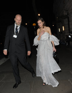 Alexa Chung feet photo thumbnail