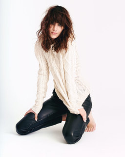 Alexa Chung feet photo thumbnail