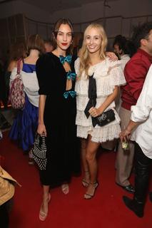 Alexa Chung feet photo thumbnail