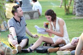 Alexa Chung feet photo thumbnail